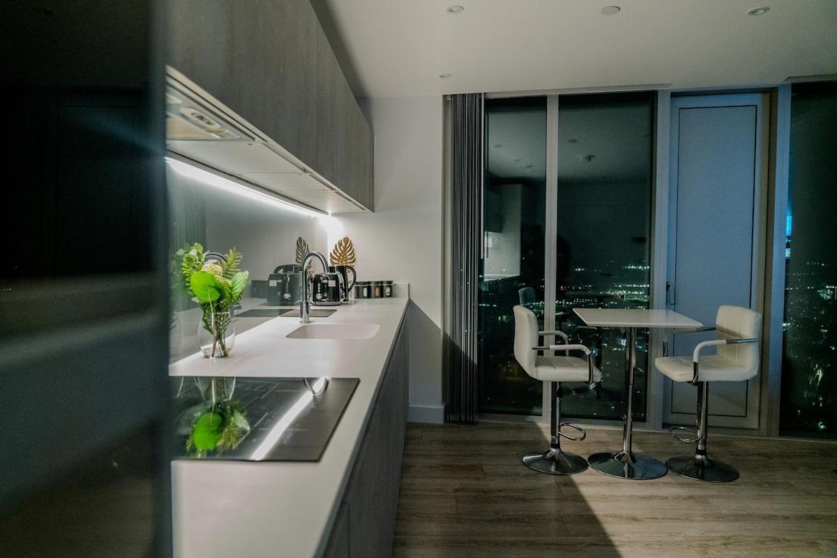 Luxury 2 Bed Penthouse With Stunning Views In Manchester City Centre Buitenkant foto
